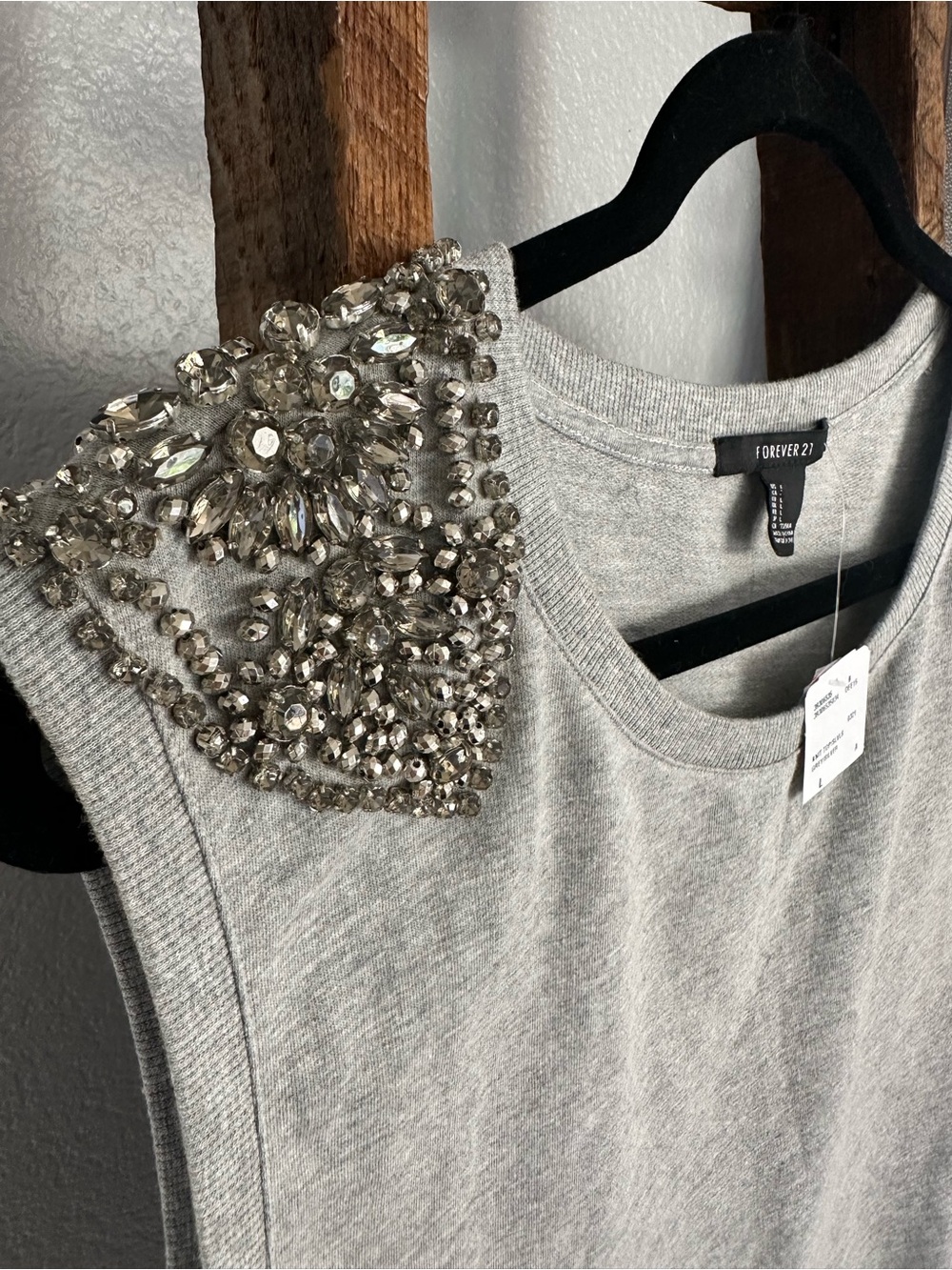 Forever 21 Sleeveless Top with Beaded Shoulder Detail size large - Picture 4 of 11